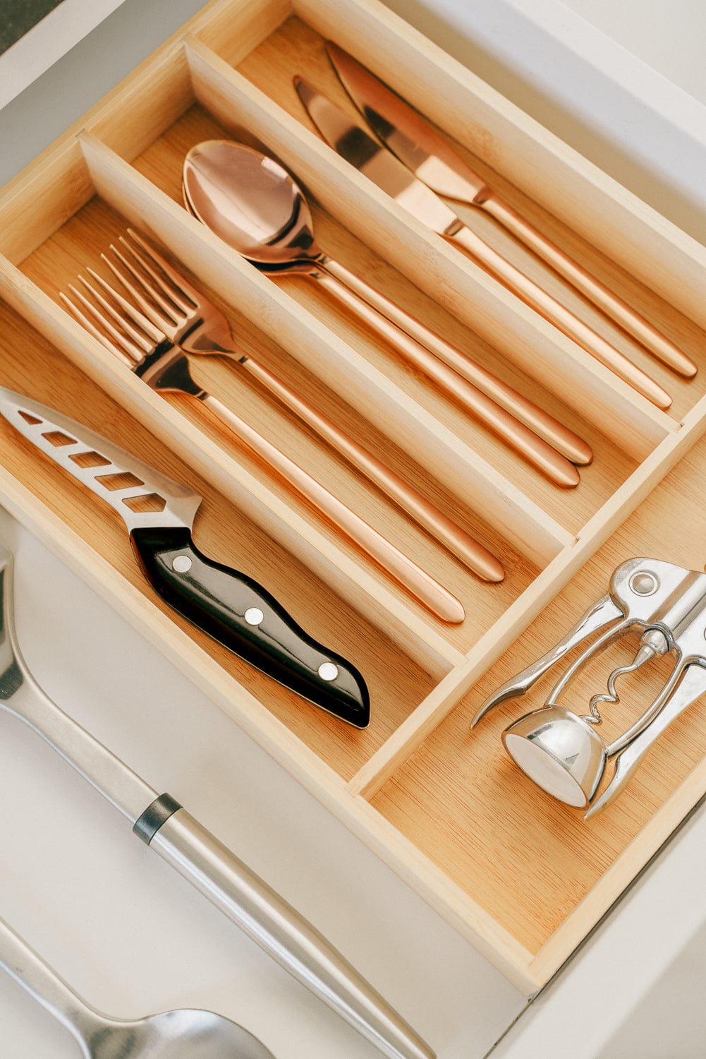 Declutter Your Drawers: Expandable Bamboo Cutlery Tray for Effortless Organization
