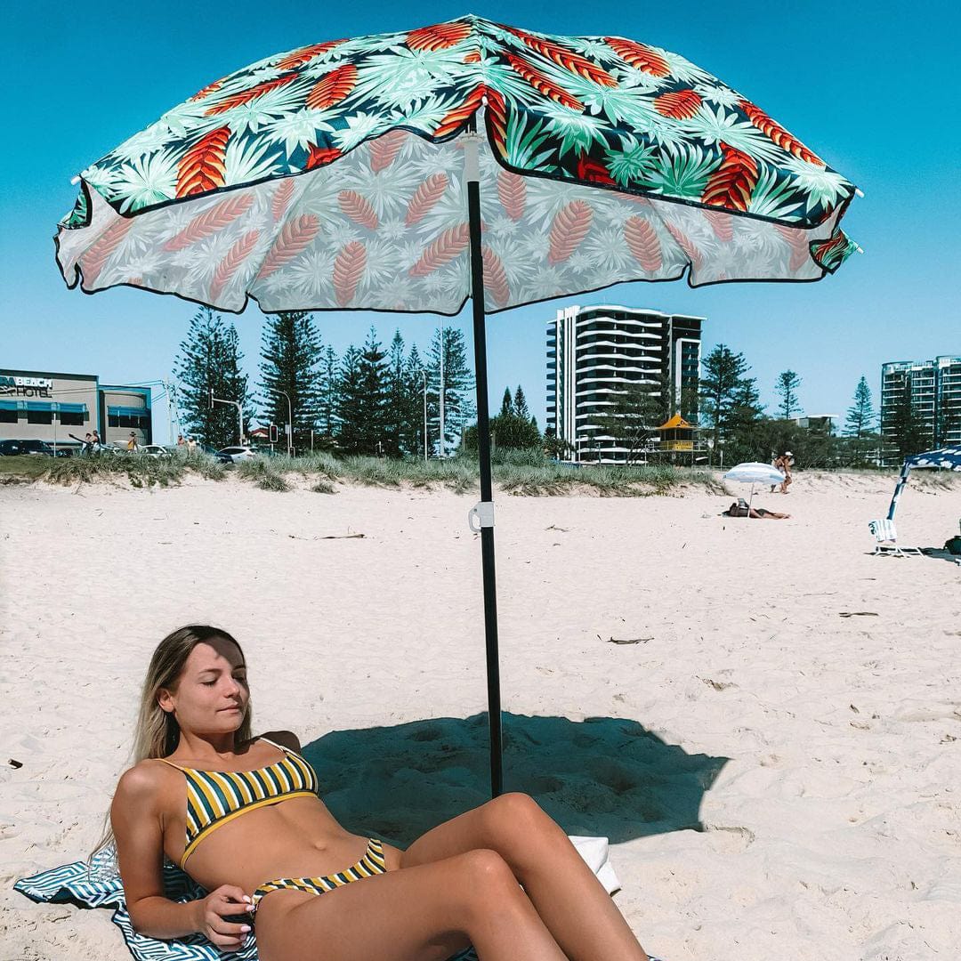 Beat the Heat: Tilt-Adjustable Beach Umbrellas for Ultimate Sun Protection