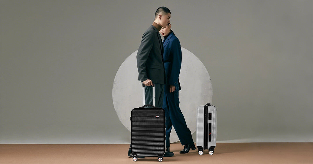 3-Piece Digital Luggage Set (20″/24″/28″) with Weighing Scale & USB Charging – Black