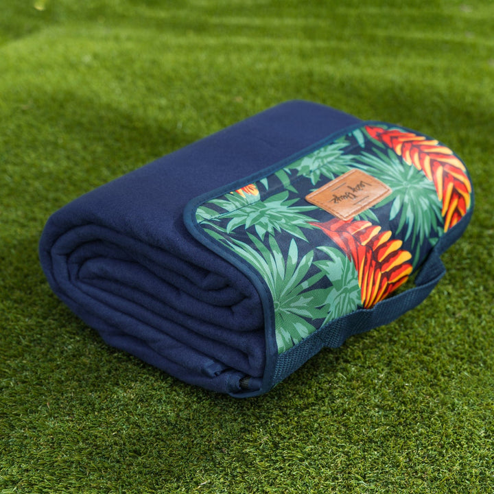 Lazy Dayz Beach and Summer Lazy Dayz Fleece Picnic Rug - Mossman